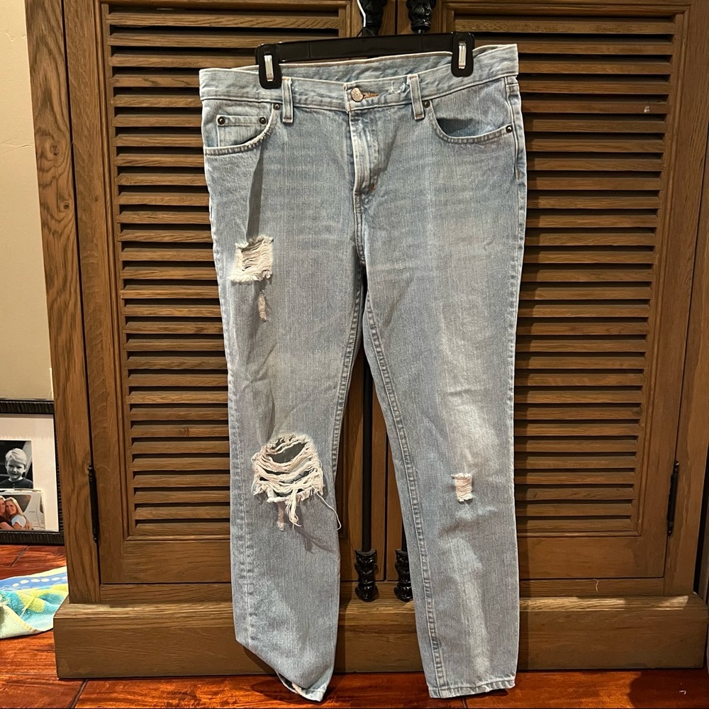 BDG distressed blue jeans casual fit